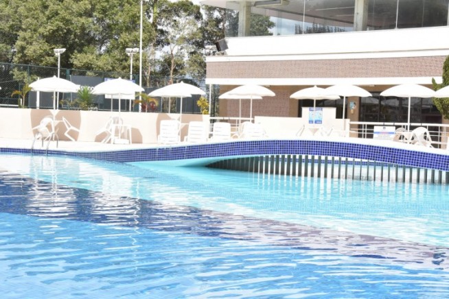 Piscina Adulto e Infantil